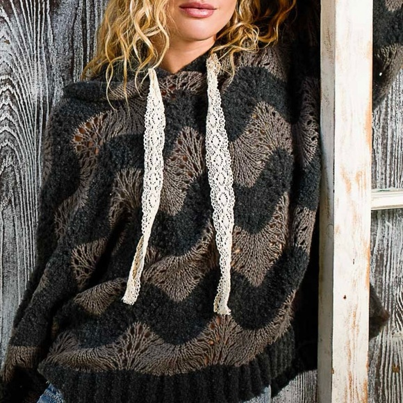 POL Boho Gray and Cream Chevron Sweater - Picture 3 of 11